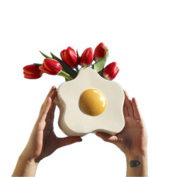 Fluid Market Vase Oeuf