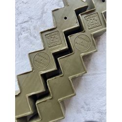 Marius Fabre breakable green zig zag Marseille olive oil soap with hook Aquamanile 125 years 700 g